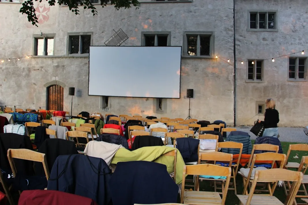 Das Open-Air-Kino im Ritterhaus Bubikon im August 2022